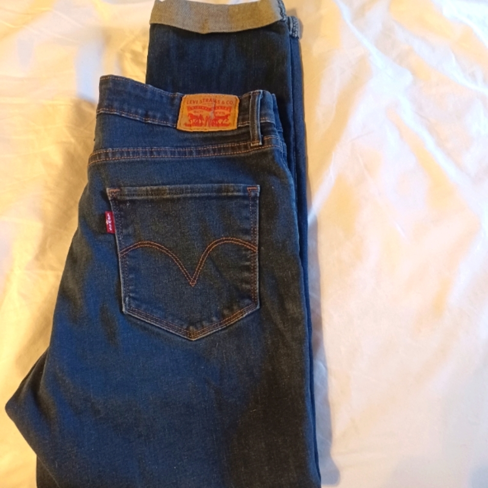 Levi Mid Rise Skinny Jeans Size 30